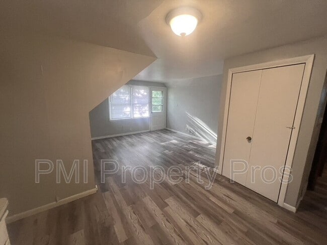 Building Photo - 4566 N 28th St