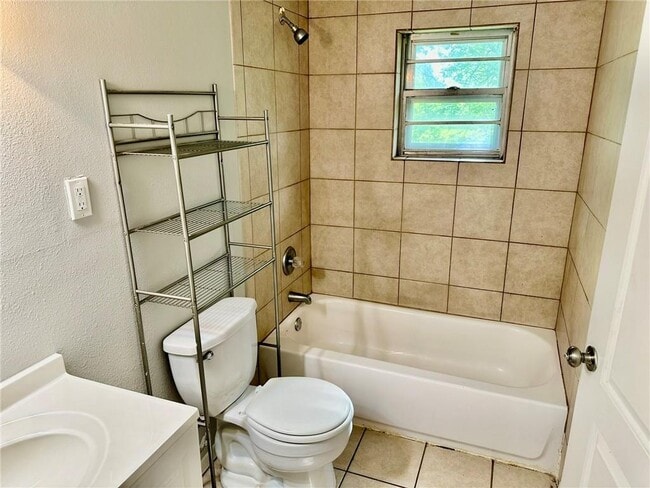 Building Photo - 1915 S 10th St