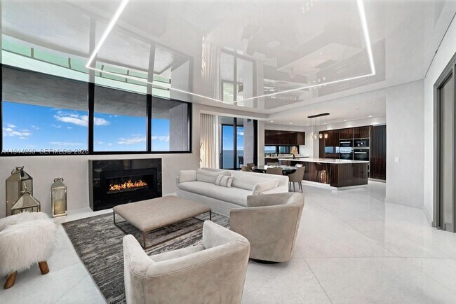 Building Photo - 18555 Collins Ave