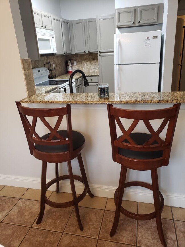 Building Photo - Now Leasing! Highland Village II – Gated a...
