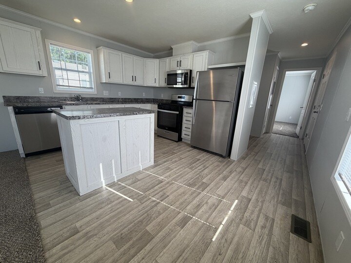 Building Photo - 15329 Danseur Dr