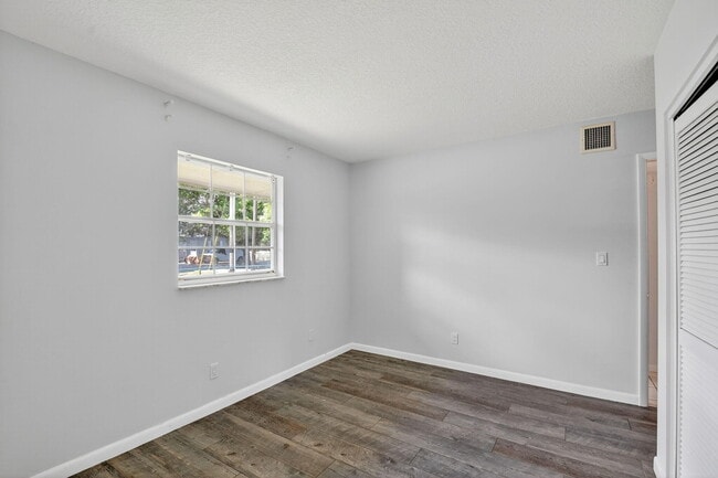 Building Photo - 3532 Coconut Rd