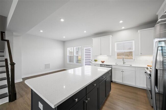 Building Photo - 505 Blackrock Blvd