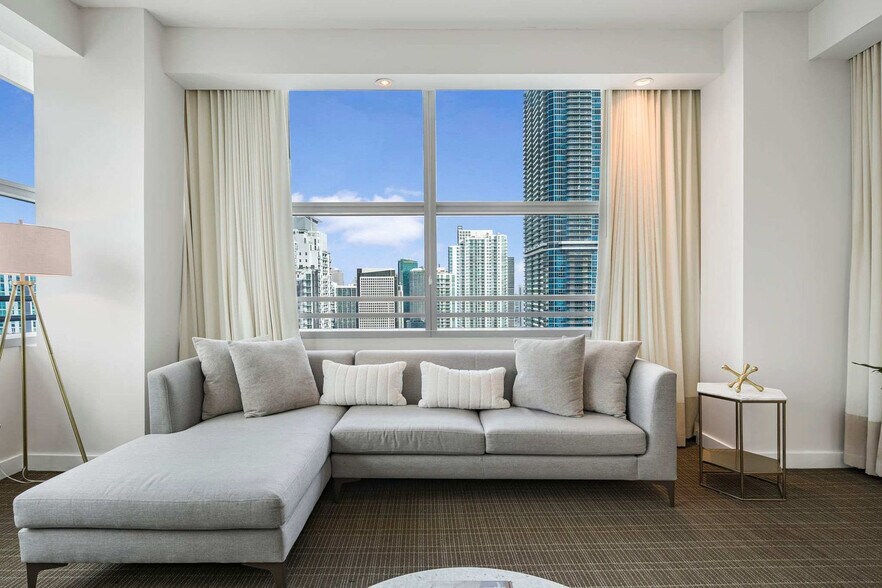 Building Photo - 1391 FL-5