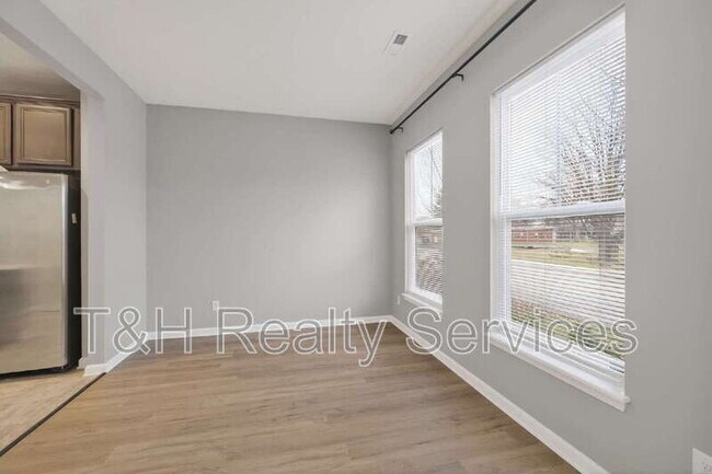 Building Photo - 156 Haugh St