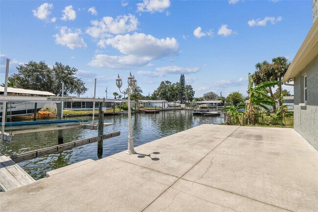 Building Photo - 13909 Berkowitz Ave