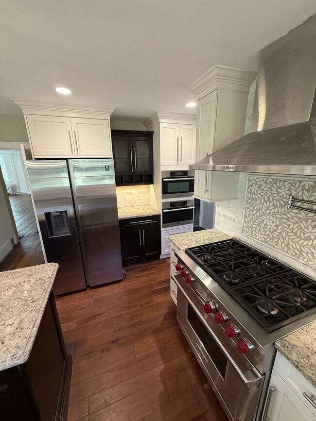 Building Photo - Charming Doylestown Modern Farmhouse
