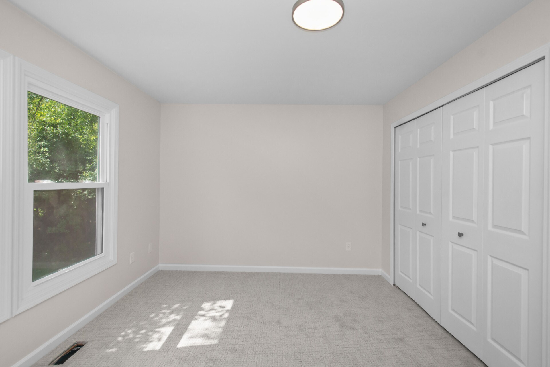 Building Photo - 1511 Fall Creek Ln