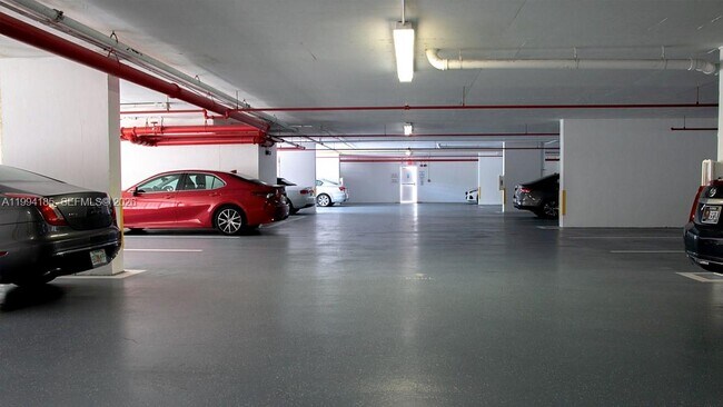 Building Photo - 18100 N Bay Rd