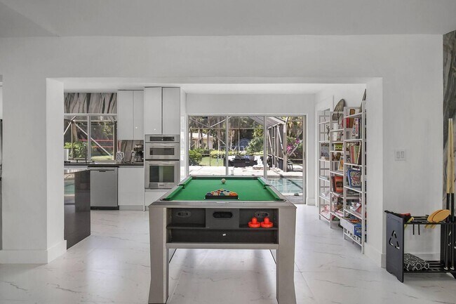 Building Photo - 12231 Areaca Dr