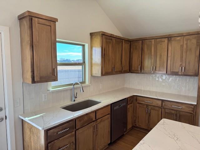 Building Photo - 2468 Heather Rd