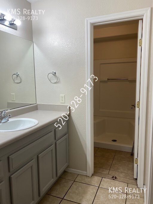Building Photo - 3 Bedroom 2 Bath- 6279 S Truth Pl- OWNER /...