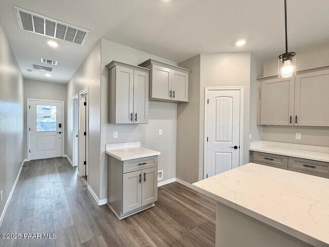 Building Photo - 1267 Leo Ln