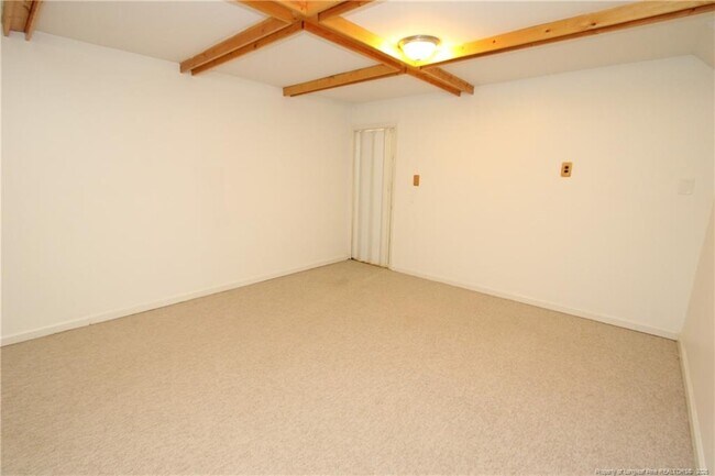 Building Photo - 1427 Seminole Trail