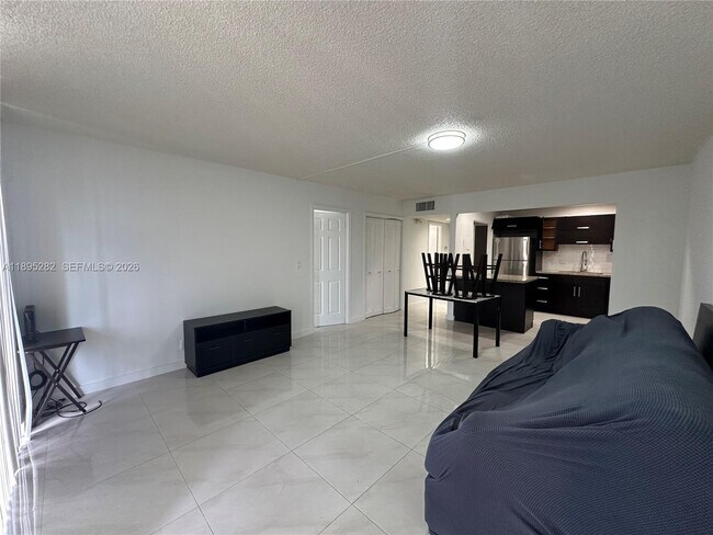 Building Photo - 7051 Environ Blvd