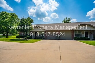 Building Photo - 2 Bed 2 Bath Collinsville