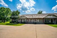 Building Photo - 2 Bed 2 Bath Collinsville - $500 deposit