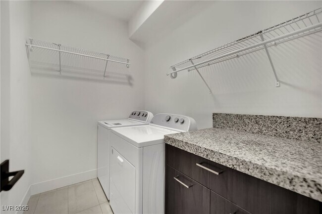 Building Photo - 378 Tranquil Peak Ct
