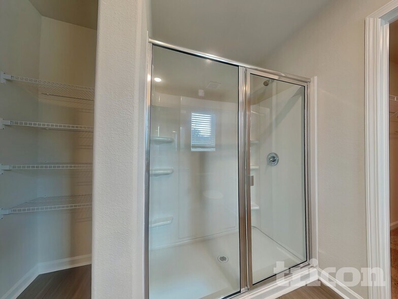 Building Photo - 6432 Lowe Ln