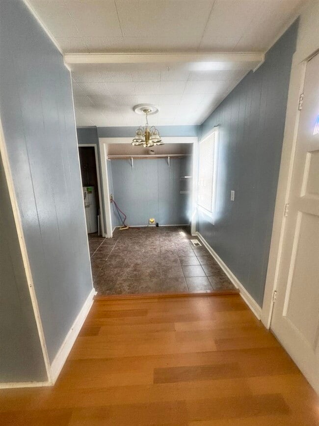 Building Photo - 1407 Greenwood Alley