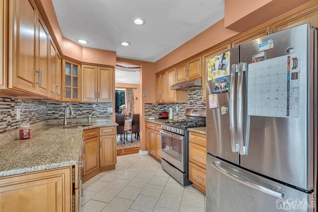 Building Photo - 47 Woodland Way