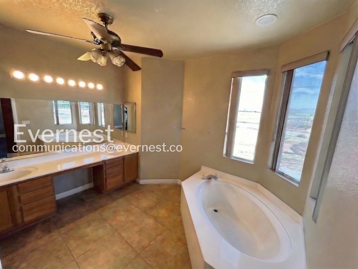 Building Photo - 2701 Old Bear Canyon St