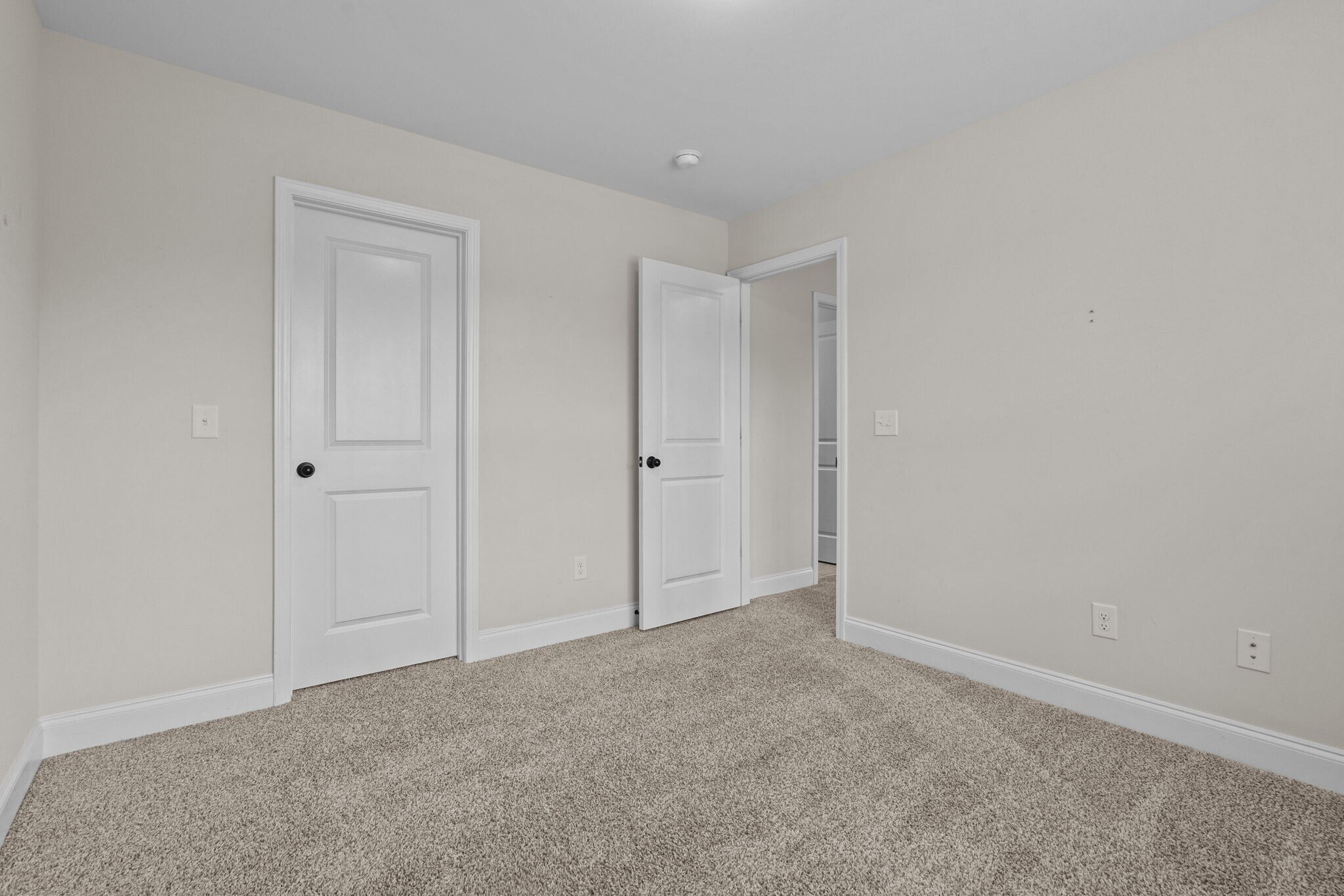 Building Photo - 120 Pinelands Vis