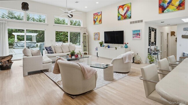 Building Photo - 15 Blueberry Ln