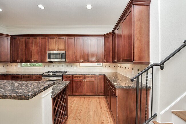 Building Photo - 5526 Crooms St
