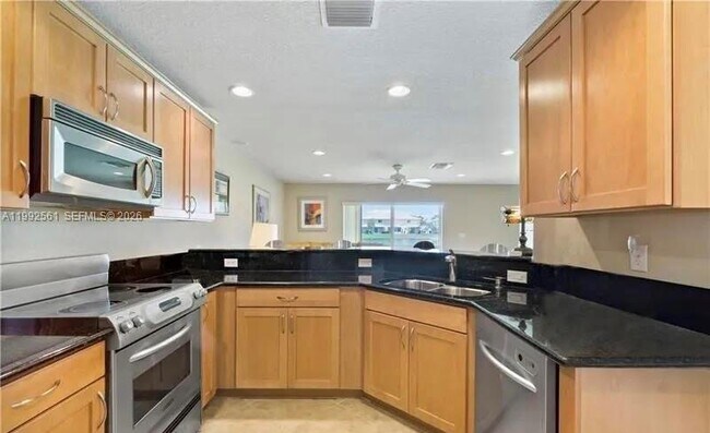 Building Photo - 8989 Lancaster St