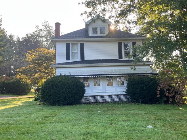 Primary Photo - Three Bedroom in Mapleton Local School Dis...