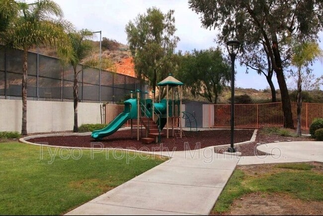 Building Photo - 2021 Pleasant Waters Ct