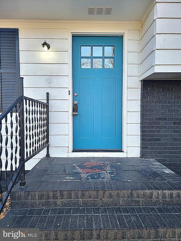 Building Photo - 232 Morris Dr