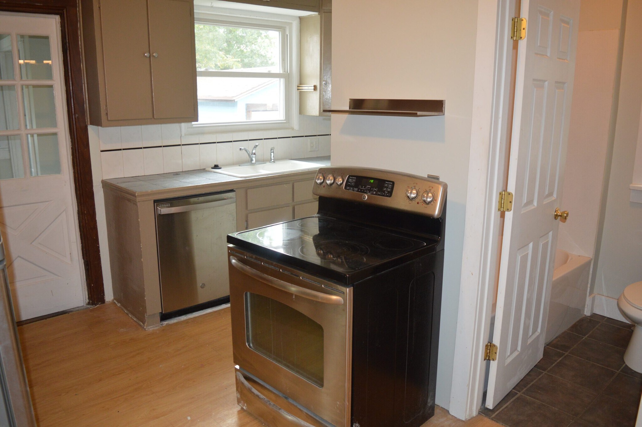 Building Photo - 142 S Marquette St