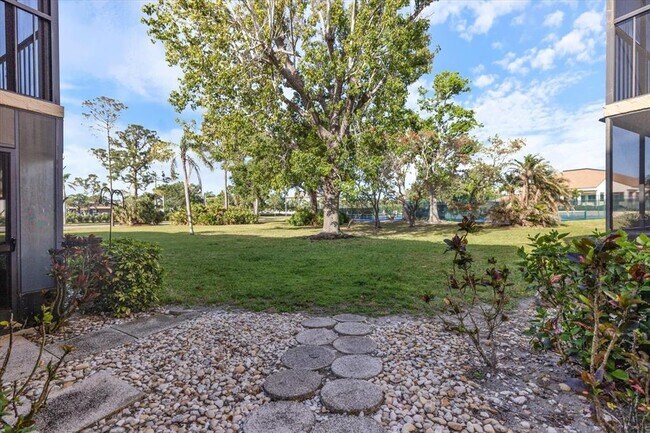 Building Photo - 612 Bird Bay Dr W