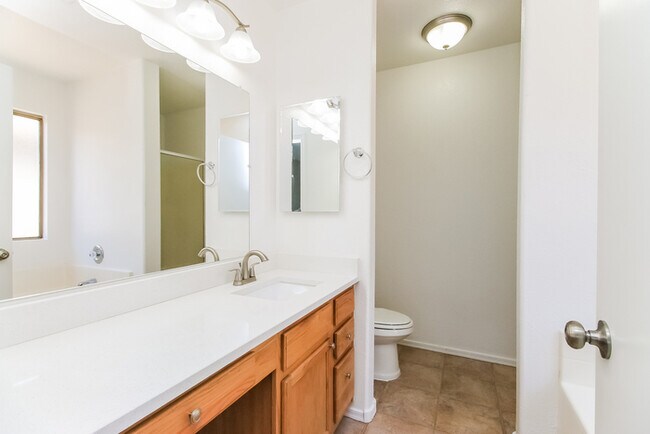 Building Photo - 525 S St Claire