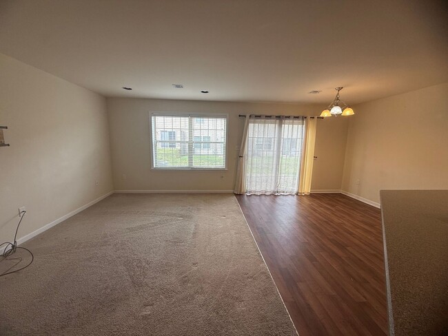 Building Photo - FOR RENT-Available Now! 3 Bed / 2.5 Bath Town-home