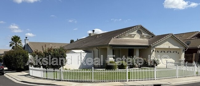 Building Photo - Manteca