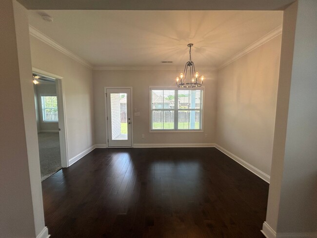 Building Photo - Beautiful 4BR Home in Athens with Bonus Room & Fenced Yard