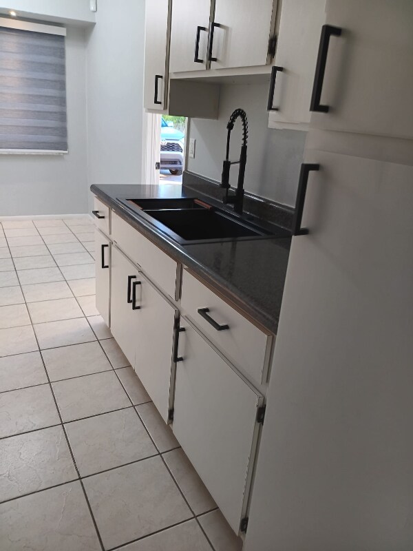 Building Photo - 2507 Matena Ave S