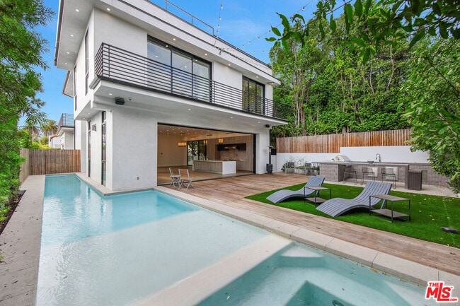 Building Photo - 444 Laurel Ave