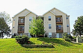 Building Photo - Newly Renovated Nice Garden Level 2 bedroo...