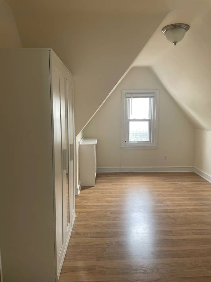 Building Photo - 139 Cricket Ave