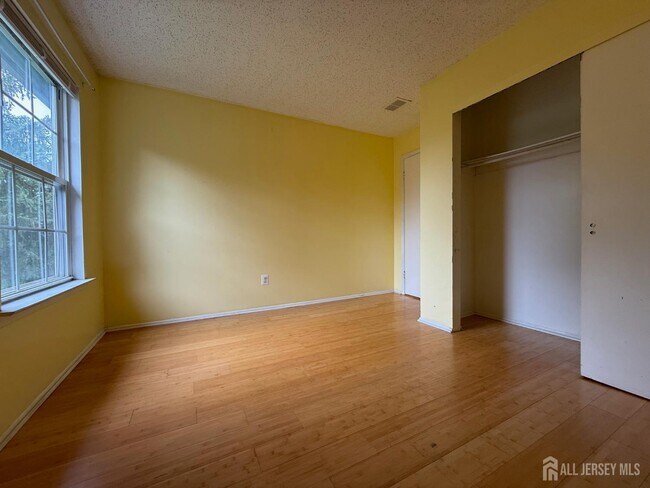 Building Photo - 104 Orion Rd