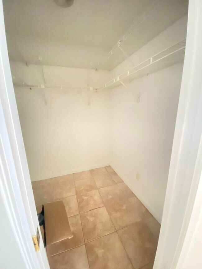 Building Photo - 6729 NW 29th Way