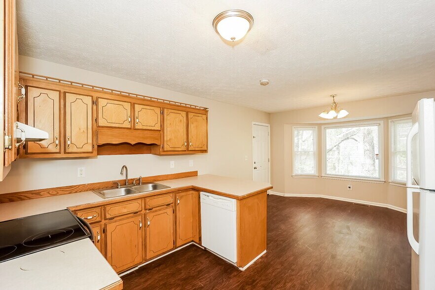 Building Photo - 165 Willow Shoals Dr