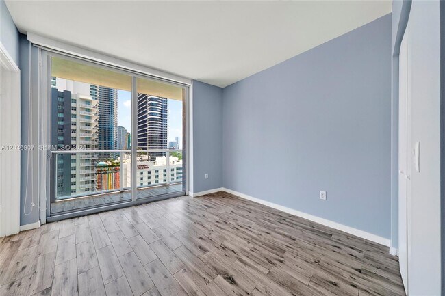 Building Photo - 1100 S Miami Ave