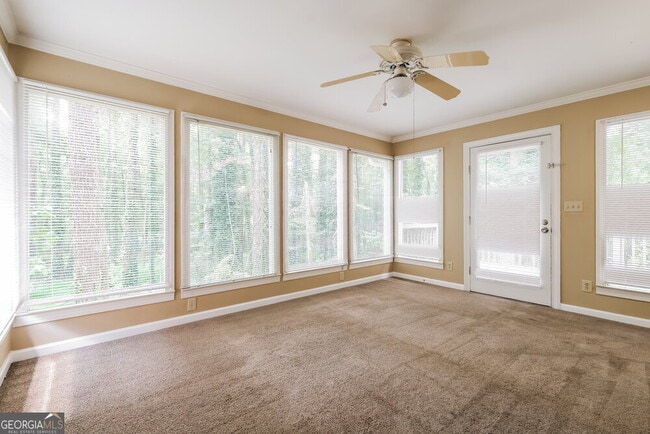Building Photo - 2432 Hillboro Cir S W