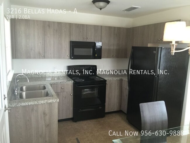 Building Photo - 3216 Bellas Hadas St