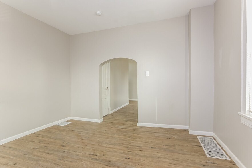 Building Photo - 3665 Robert Ave